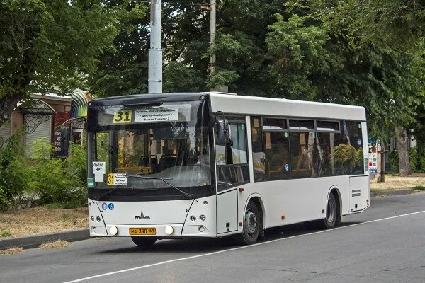 В Таганроге умерла 80-летняя пенсионерка от падения в автобусе