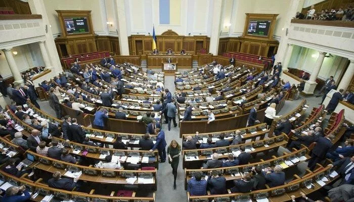 В украинском парламенте собирают голоса для визового режима с РФ