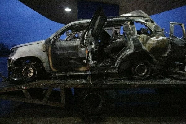 Водео взрыва автомобиля ОБСЕ под Луганском доступно в сети