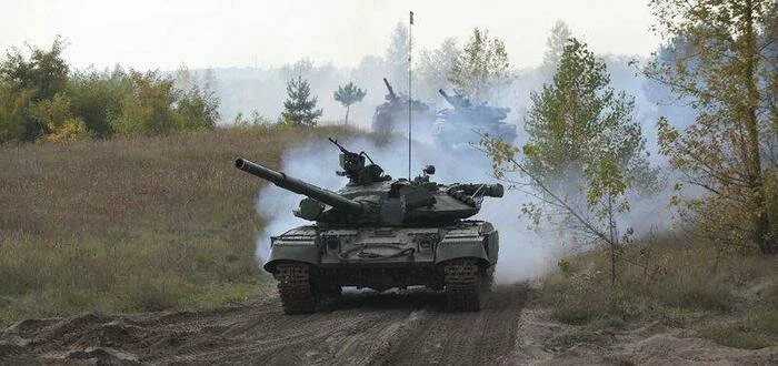 Боевики из танков обстреляли Авдеевку