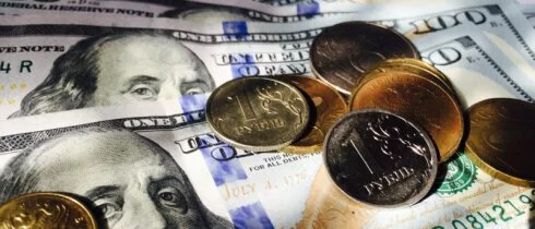 ЦБ установил курсы доллара и евро на сегодня, 27 июня: эксперты спрогнозировали два варианта событий для рубля