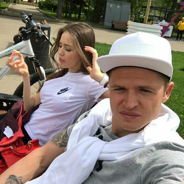 Дмитрий Тарасов и Анастасия Костенко отправились в совместный отпуск