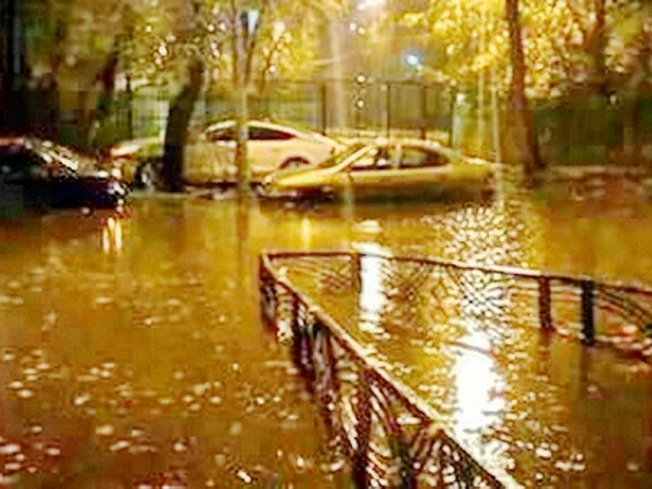 Гидрометцентр объявил желтый уровень погодной опасности в Москве