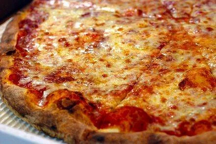 Исследование: В США студенты «сливают» сокурсников за пиццу