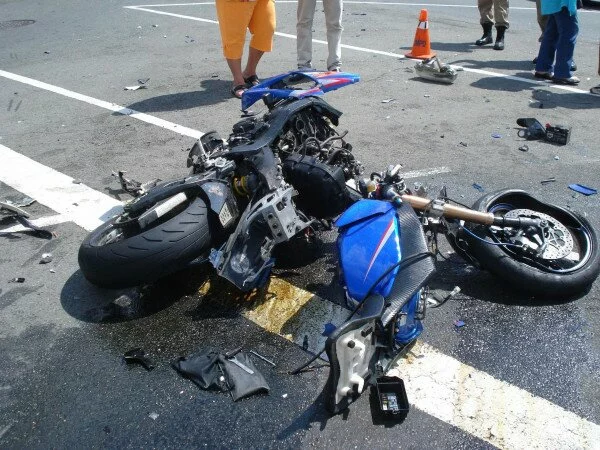 На городской дороге в Сердобске столкнулась "Нива" и мотоцикл Kawasaki