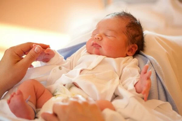 На Кузбассе мать выбросила новорожденного ребенка на помойку