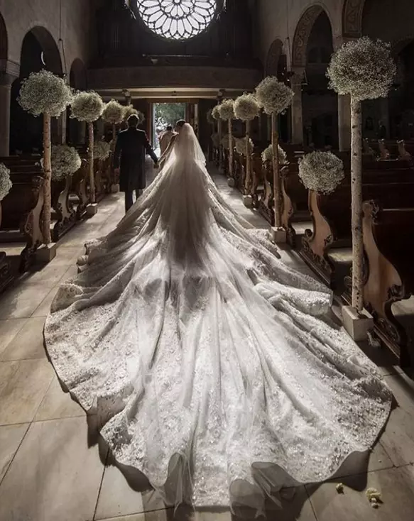 Наследница империи Swarovski надела свадебное платье за 900 тысяч долларов