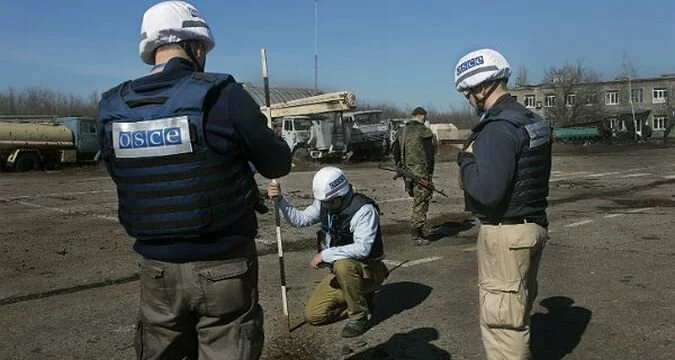 Опасный Донбасс: наблюдатели ОБСЕ зафиксировали обстрел у блокпоста и в селе