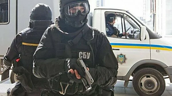 Погибший при взрыве авто в Киеве может быть офицером СБУ