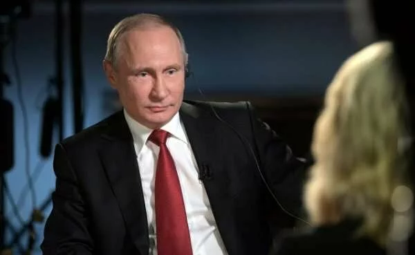 Путин ответил на вопрос Стоуна, желает ли он быть царем
