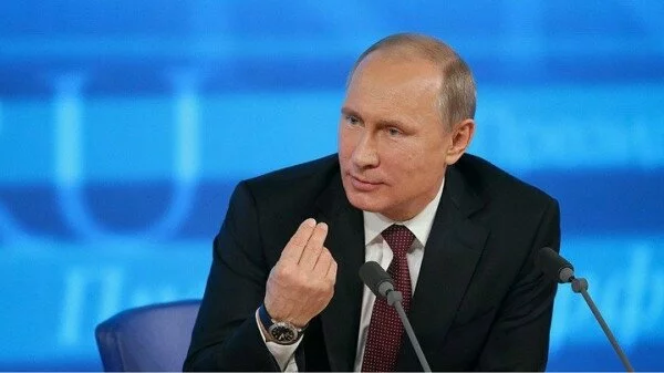 Путин пообещал оказать помощь тяжело больной женщине из Мурманской области