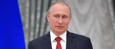 Путин рассказал Стоуну о дискуссиях с зятьями