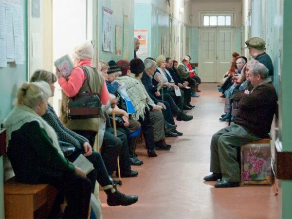 Ростовские пенсионеры устроили потасовку из-за талона в поликлинику