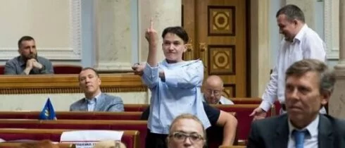 Савченко рассказала, кому показала средний палец на заседании Рады