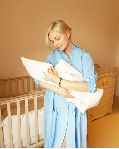 Секрет стройности: Полина Гагарина села на диету после родов