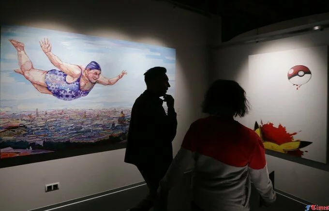 Шнуров открыл свою выставку картин