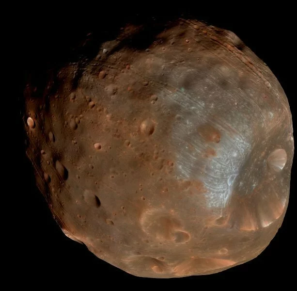 Спутник HiRISE нашел на Марсе гигантскую дыру