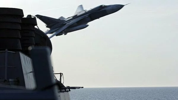 США обнародовали фото опасного сближения российского истребителя