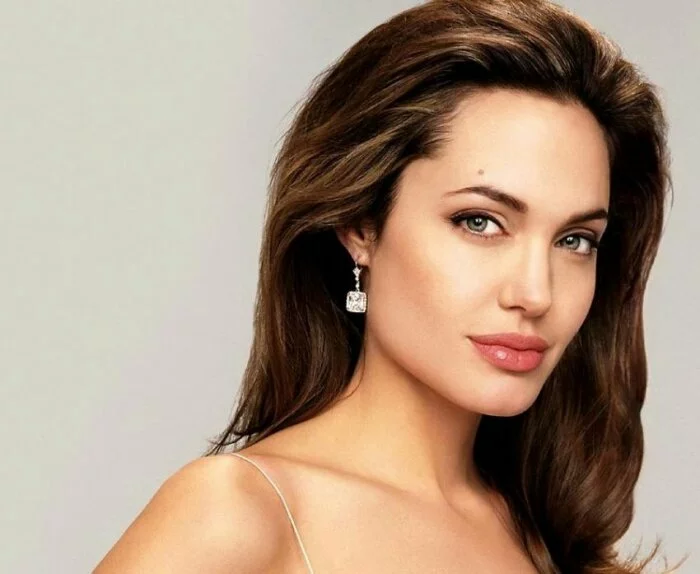 Анджелина Джоли приобрела новый особняк за 24.5 миллиона долларов