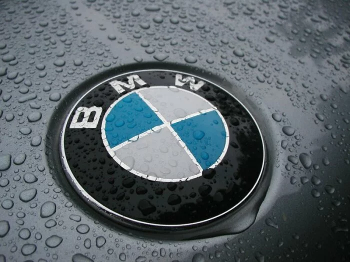 На обложке Need For Speed случайно рассекретили новый BMW M5