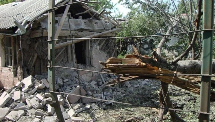 Подробности обстрелов Ольгинки: повреждено 8 строений, старики уверяют, что родились второй раз