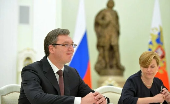 Президент Сербии назвал Путина мировым лидером