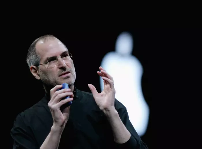 Секретная история iPhone: Стив Джобс хотел выпустить iPhone с двумя кнопками
