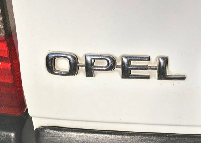 Стала известна цена нового флагманского кроссовера Opel Grandland X