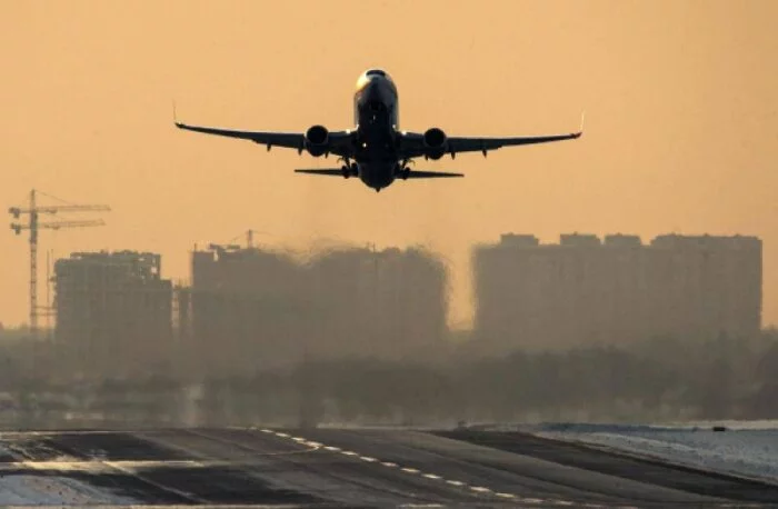 Три самолета из Москвы не смогли сесть в Кемерово из-за тумана