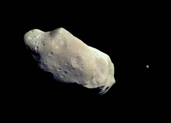 Ученые: Опасный астероид в субботу долетит до Земли