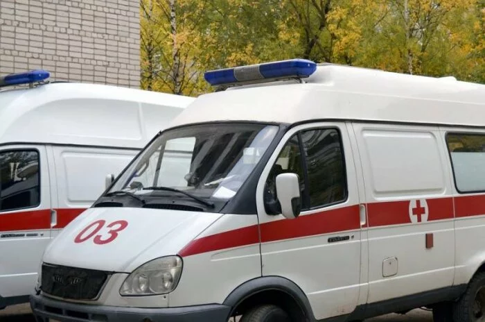 В Челябинске ребенок из-за москитной сетки выпал из окна пятиэтажки