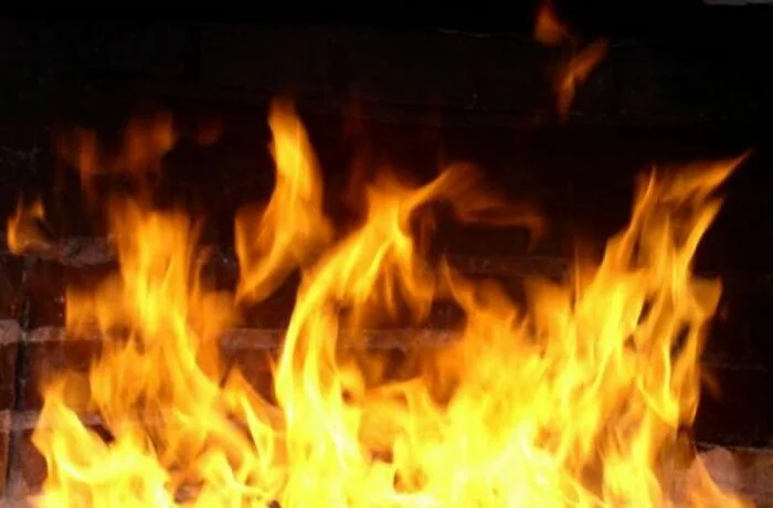 В Инзе Ульяновской области сгорели магазины и церковная лавка
