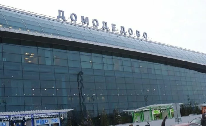 В ожидании урагана: в аэропортах Москвы задержаны или отменены около 50 рейсов
