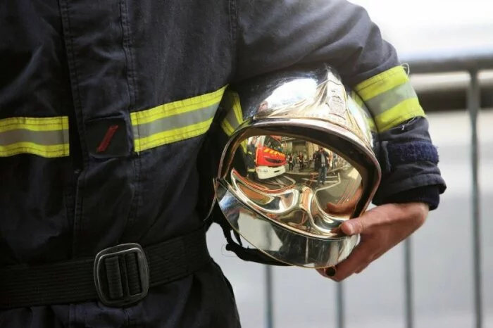 В пригороде Парижа около 100 человек были эвакуированы из-за пожара