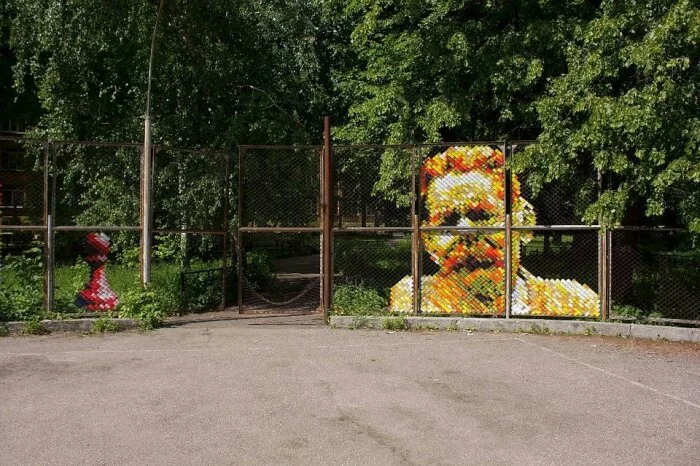 В Нижнем Новгороде художник сделал реалистичный потрет Горького из одного скотча