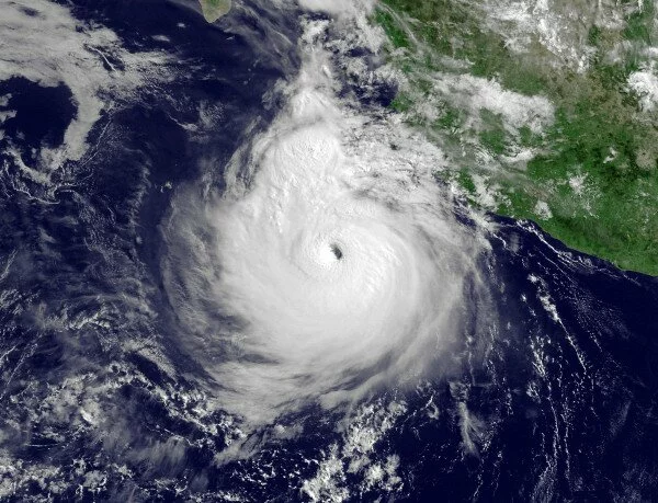 У тихоокеанского побережья Мексики сформировался шторм