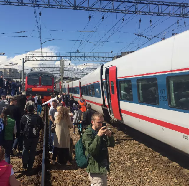 Установлена предварительная причина столкновения поезда с электричкой в Москве
