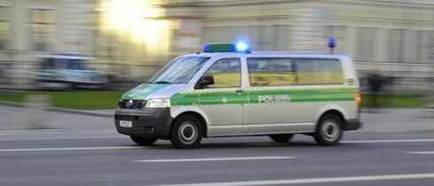 В Германии полицейские пострадали при попытке разнять массовую драку с участием 150 человек