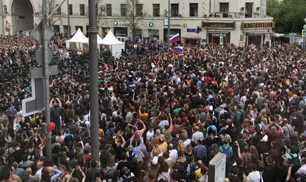 В Москве во время антикоррупционных «гуляний» задержали около 200 человек