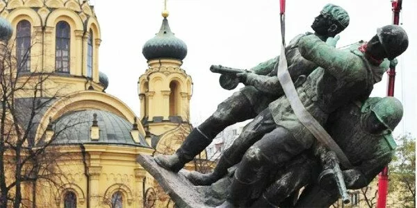 В Польше снесут 469 памятников советским солдатам