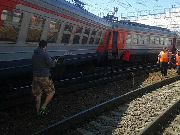 Выявлена причина столкновения поездов в Москве