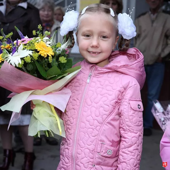 Звезда «Папиных дочек» Екатерина Старшова окончила среднюю школу с отличием