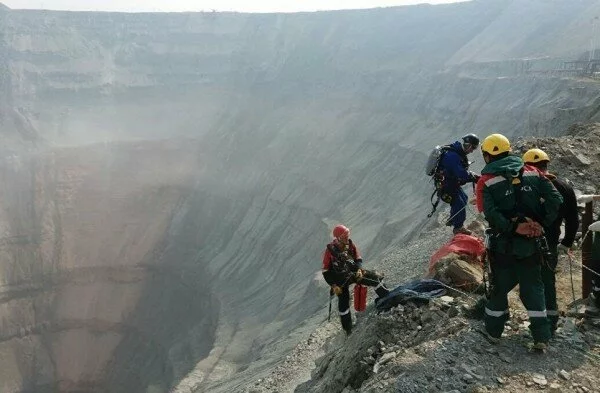 МЧС установила предполагаемое местонахождение рабочих на руднике 