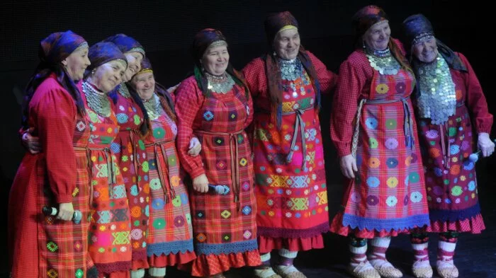 Колонкой придавило «бурановскую бабушку» на концерте в Ижевске