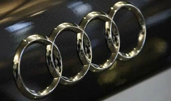 Кроссовер Audi Q8 проходит дорожные тесты в Москве