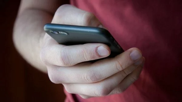 Пострадавшие от «Ирмы» получили ошибочное предложение позвонить в «секс по телефону»