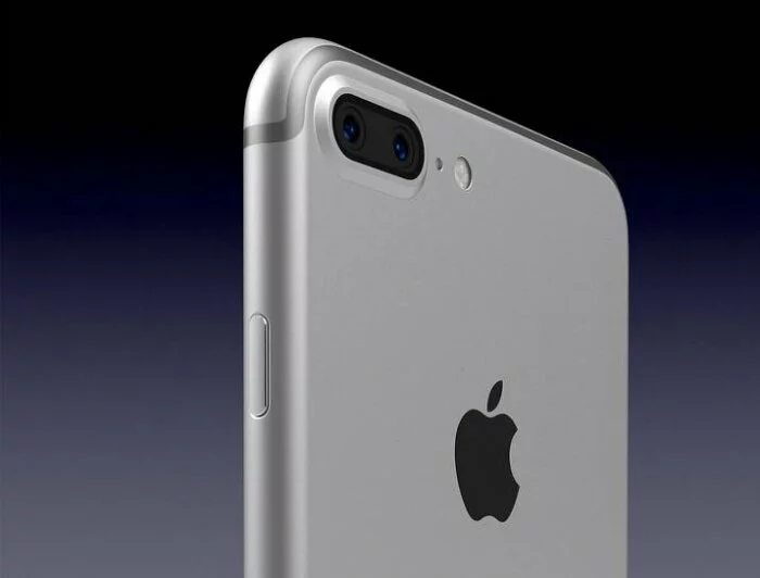 Акции Apple снизились на 52% из-за низкого спроса на iPhone 8