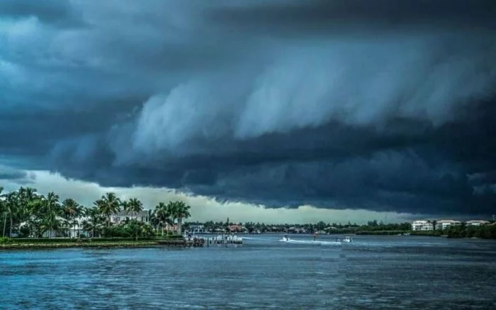 Ураган «Ирма» видео онлайн сейчас во Флориде: последние новости