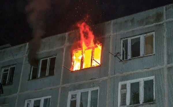 В Хабаровске трое человек погибли при пожаре в квартире