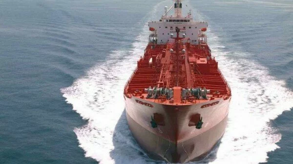 В Китае спустили на воду огромный танкер для перевозки руды